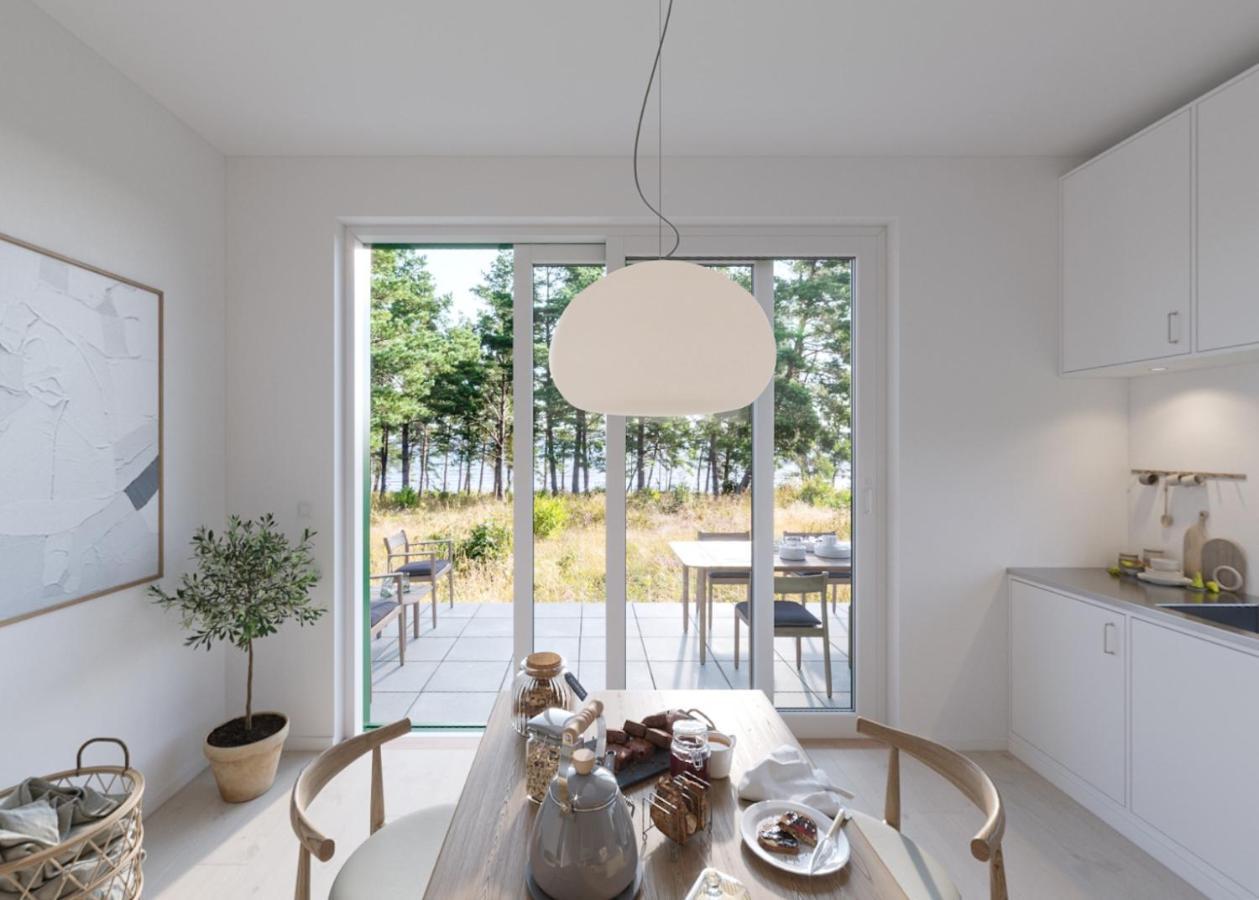 Vaestoes Strand By First Hotels Lärbro Εξωτερικό φωτογραφία